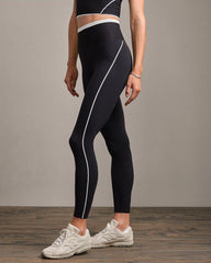 DoubleTake 7/8 Legging -- Pure Black