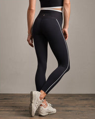 DoubleTake 7/8 Legging -- Pure Black