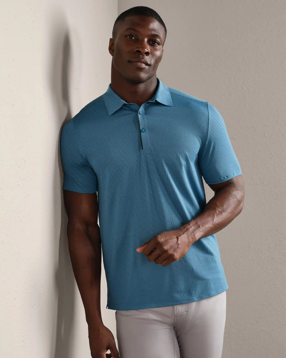 Approach Tech Polo -- Ash Blue Seersucker