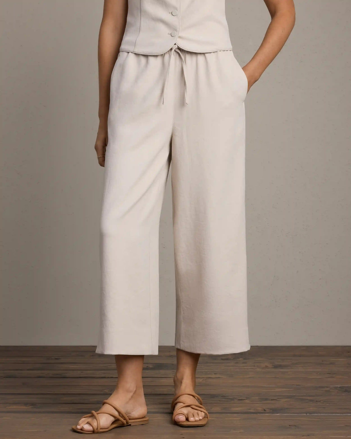 Horizon Crop Pant -- Sand