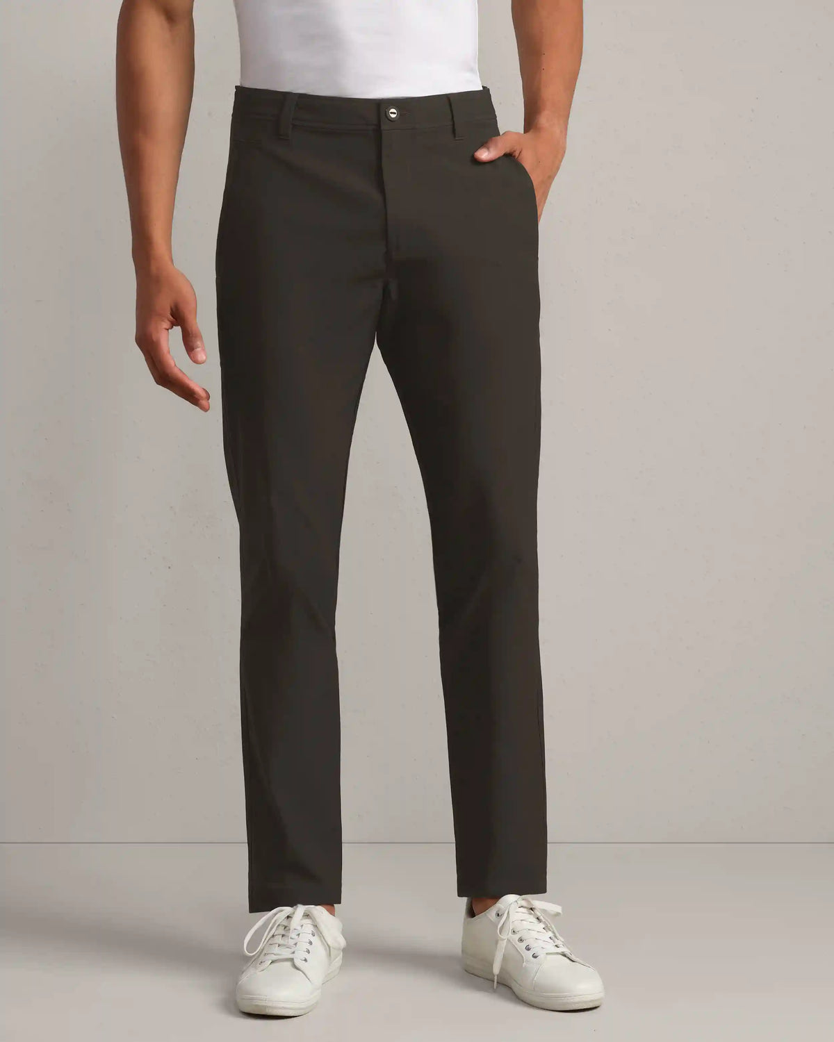 Nomad Tech Chino - Slim -- Cafe Noir