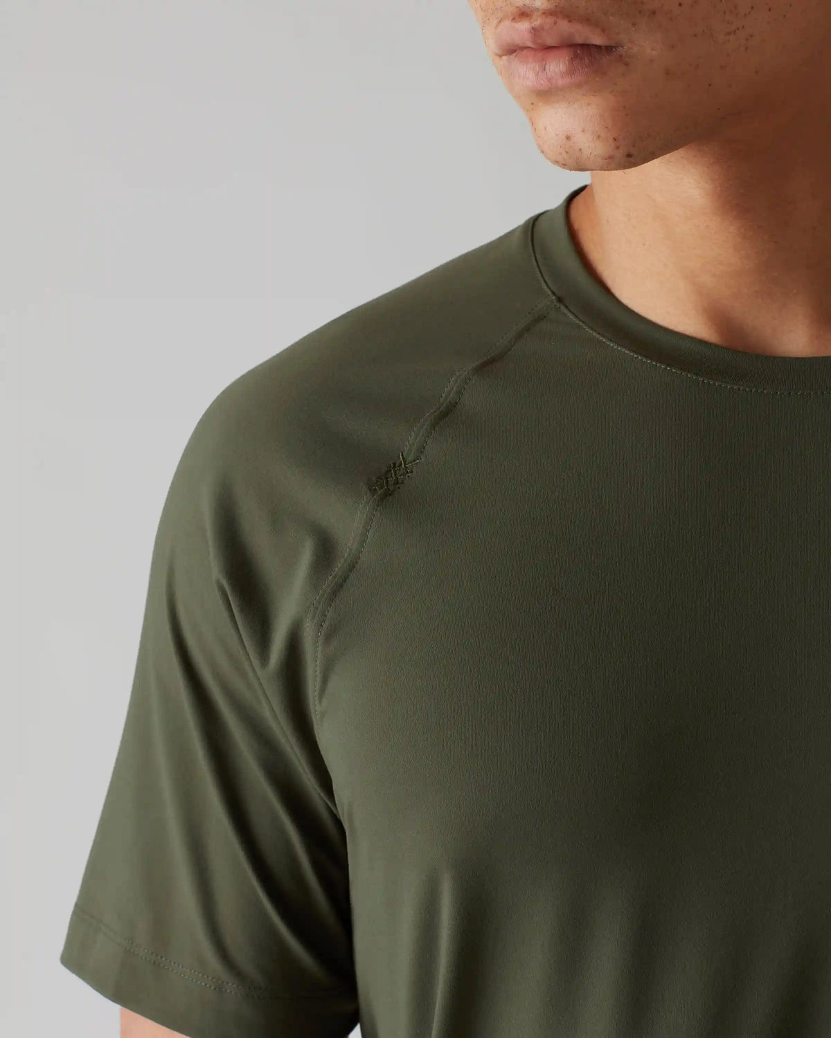 Reign Tee -- Duffel Bag Green